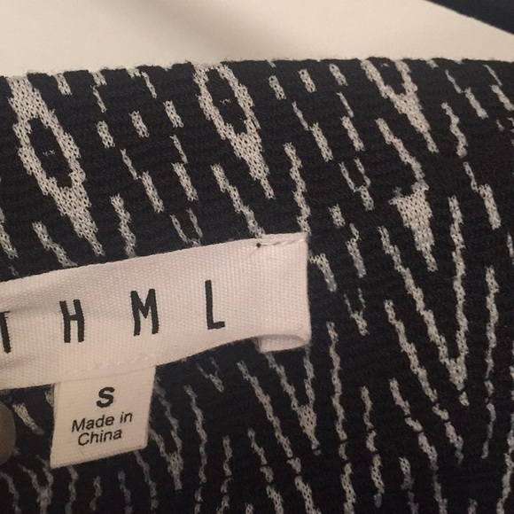 Nordstrom’s THML off shoulders 🛎 sleeves 👗 SM - Picture 8 of 8